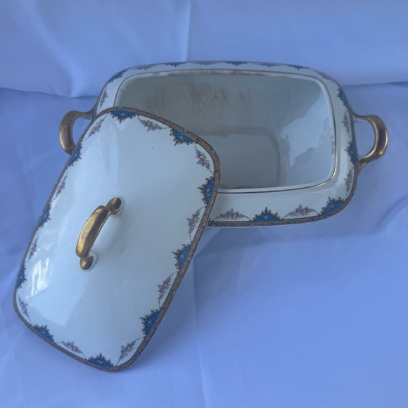 Carrollton China Covered Casserole Dish, Elegant Gold & Blue Lidded Serving Dish - Picture 4 of 7